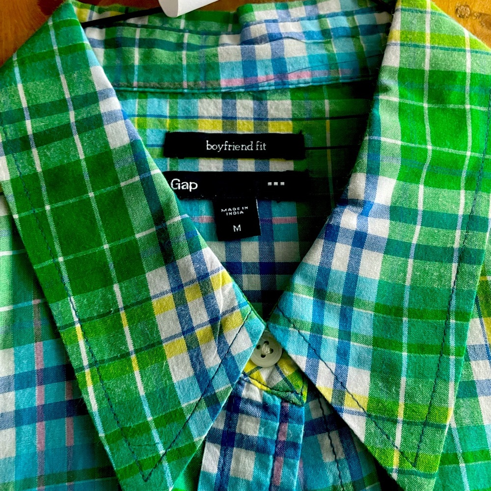 Gap boyfriend fit shirt women’s medium
